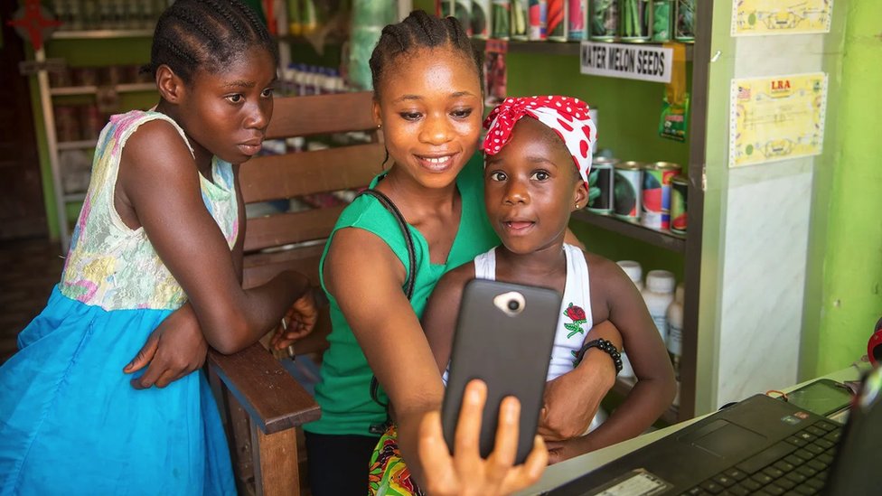 Deca i tehnologija: Kada detetu dozvoliti mobilni telefon 5 Diskusija po pitanju telefona i aplikacija koje deca mogu da koriste može da pomogne u podršci u vezi sa korišćenjem aparata