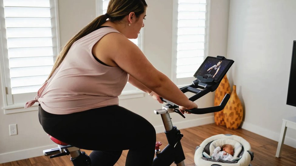 Roditeljstvo, porođaj i kilaža: Zašto se od novih majki očekuje da se brzo „vrate na staru liniju“ 4 Porođaj, mame, kilaža