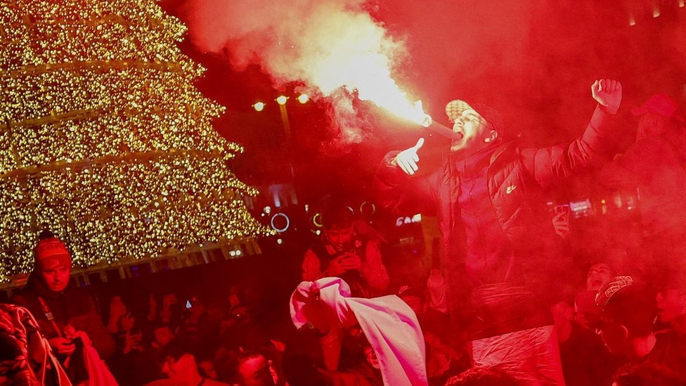 Svetsko prvenstvo u fudbalu i Maroko: Lavovi sa Atlasa ujedinili arapski svet - od Kazablanke do Katara slavila se pobeda 4 Marokanski navijači u Madridu