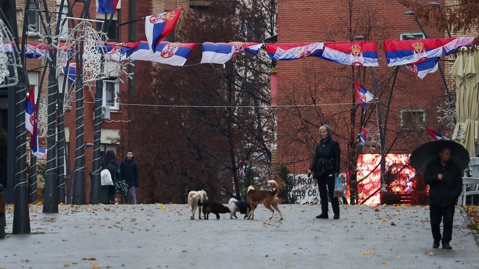 Kosovo i Srbija: Uhapšen još jedan Srbin na Kosovu, sedmi dan blokada saobraćajnica, Srbija traži povratak srpskih snaga 8 Severna Mitrovica