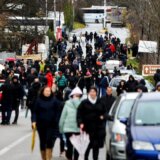 Kosovo i Srbija: Treći dan blokada puteva na severu Kosova, Beograd traži oslobađanje uhapšenih Srba, EU poziva na dijalog 6