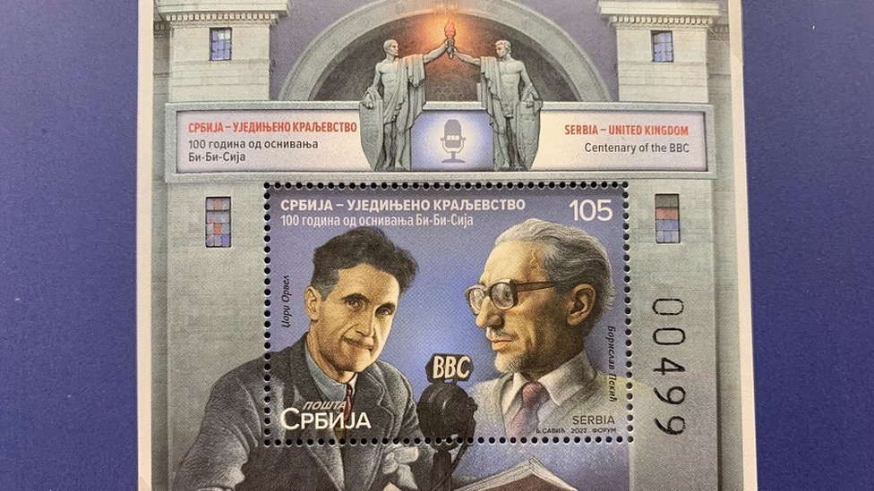 Srbija i Velika Britanija: Pošta Srbije izdala filatelističku marku u čast 100 godina BBC-ja i 185 godina diplomatskih odnosa 1 poštanska marka