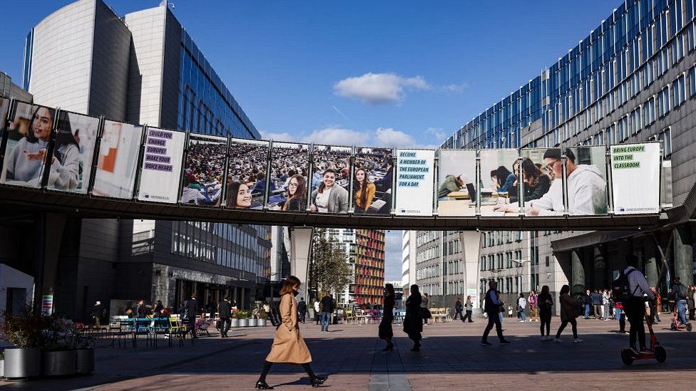 Evropska unija i korupcija: Pretres kancelarija u Evropskom parlamentu 1 Evropski parlament u Briselu