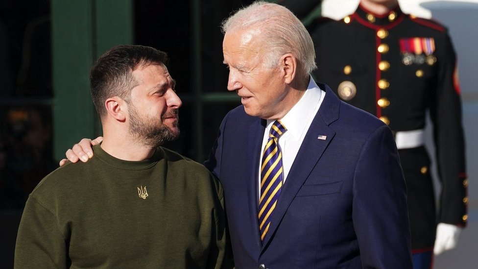 Rusija i Ukrajina: Novi napadi u Donbasu, Zelenski u božićnoj poruci pozvao sunarodnike na istrajnost 10 Zelenski i Bajden