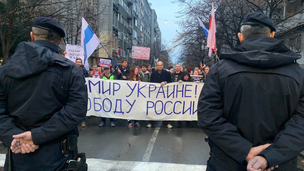 Rusija i Ukrajina: Novi ruski napad na Herson, najmanje 10 mrtvih - Rusija nema dovoljno municije za ofanzivu, tvrde britanski obaveštajci 5 policija