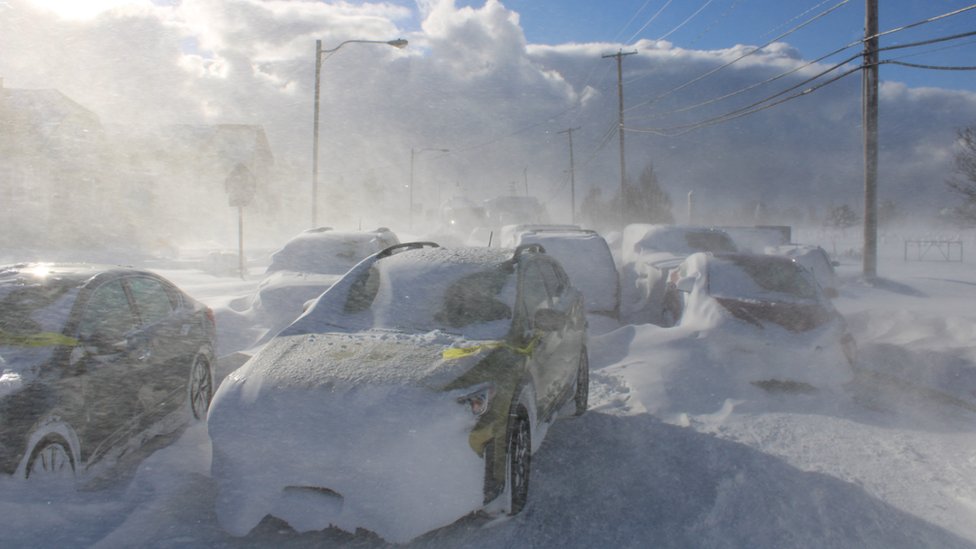 Snow-covered vehicles in Buffalo, New York state. Photo: 25 December 2022