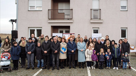 Subotica: Uručeni ključevi od 44 stana za izbegličke porodice iz Bosne i Hercegovine i Hrvatske 1