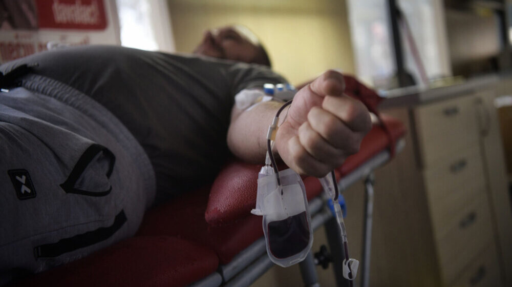 Akcija dobrovoljnog davanja krvi u Galeriji Narodnog univerziteta u Vranju 1