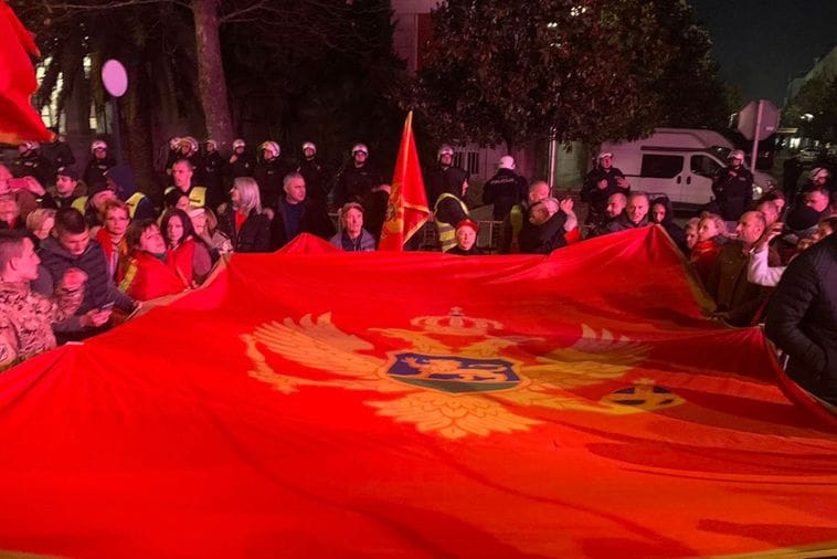(VIDEO)"Beogradskom čizmom zgažen crnogorski Ustav” : Četvrti protest pokreta "Ima nas" u Podgorici 1