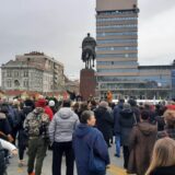 Zrenjaninski profesori izašli na trg i poručili da očekuju zaustavljanje nasilja 1