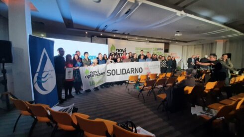 20221210_185909 Nagrada Heroji građanskog aktivizma uručena Inicijativi Pravo na vodu u Zrenjaninu 4