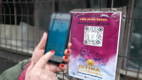 20221216_133645 Vazduh u Zrenjaninu zagađen, pokazuje bilbord Inicijative "Kreni-promeni" 4