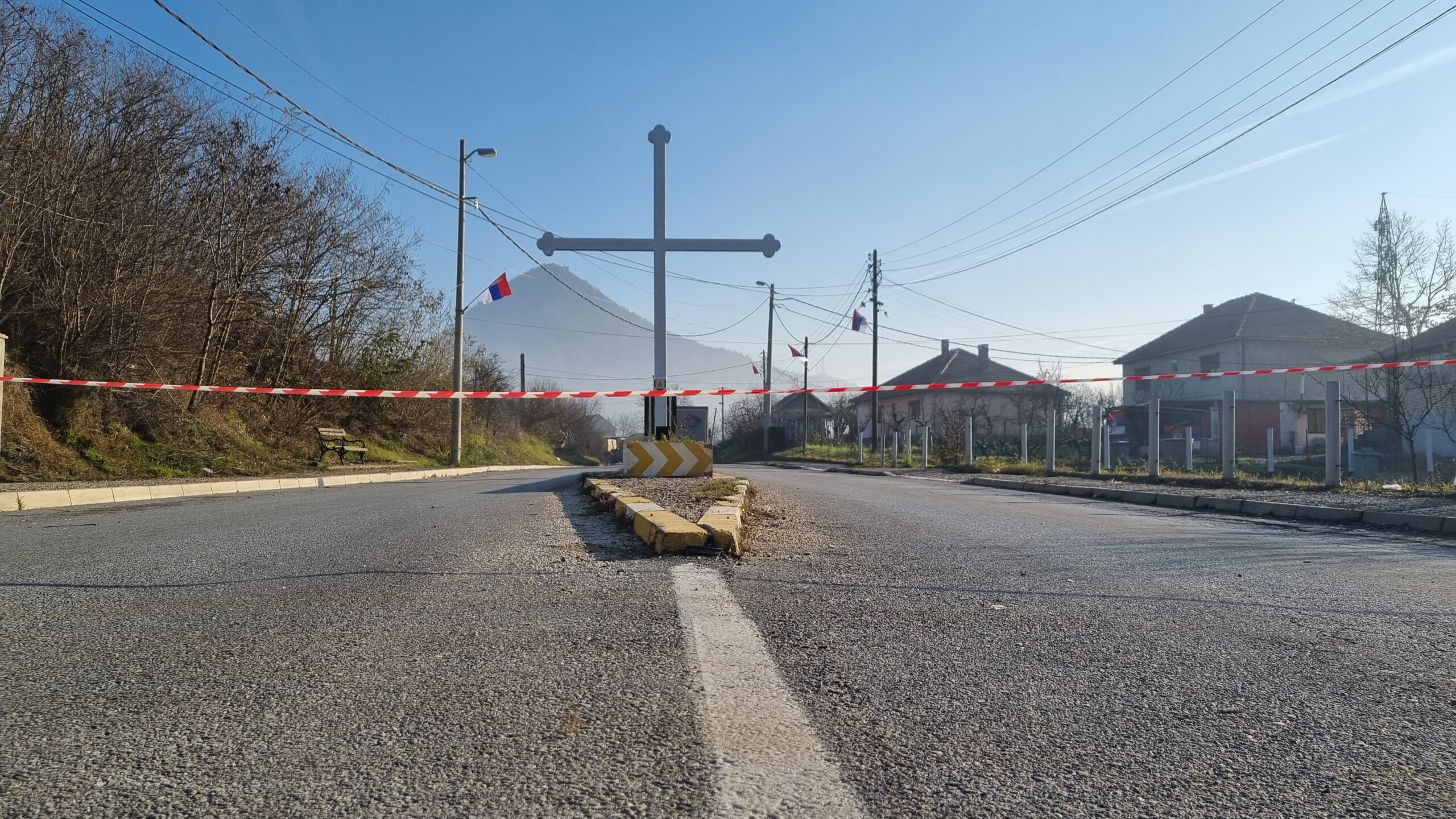 Ko su ljudi koji sede na barikadama: Reporter Danasa obišao sever Kosova (FOTO) 2 Ko su ljudi koji sede na barikadama: Reporter Danasa obišao sever Kosova (FOTO) 2