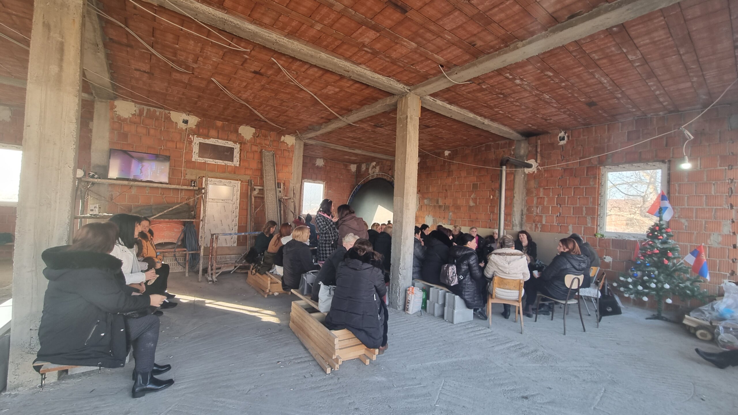 Ko su ljudi koji sede na barikadama: Reporter Danasa obišao sever Kosova (FOTO) 4 Ko su ljudi koji sede na barikadama: Reporter Danasa obišao sever Kosova (FOTO) 4