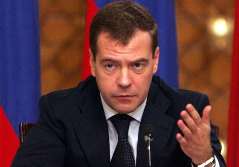 EU osudila pretnju Medvedeva Međunarodnom krivičnom sudu u Hagu 1