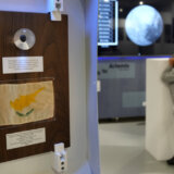 Delić kamena s Meseca, poklon misije Apolo, vraćen Kipru posle 50 godina 12