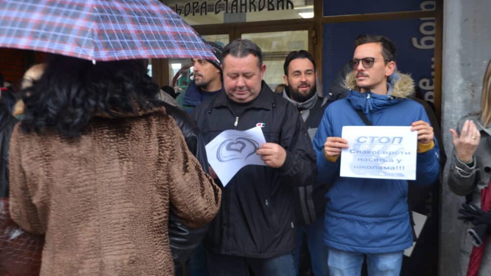 "Direktori nekih škola pretili i opstruirali protest": Štrajk prosvetara u Vranju 3 "Direktori nekih škola pretili i opstruirali protest": Štrajk prosvetara u Vranju 3