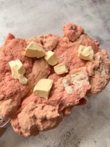 314348551_479358654168030_5757486732255133270_n Svečana veganska glazirana šunka (posno) 4