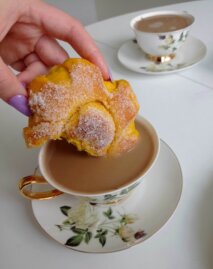 Rolnice sa šafranom punjene kremom od vanile (posno) 3