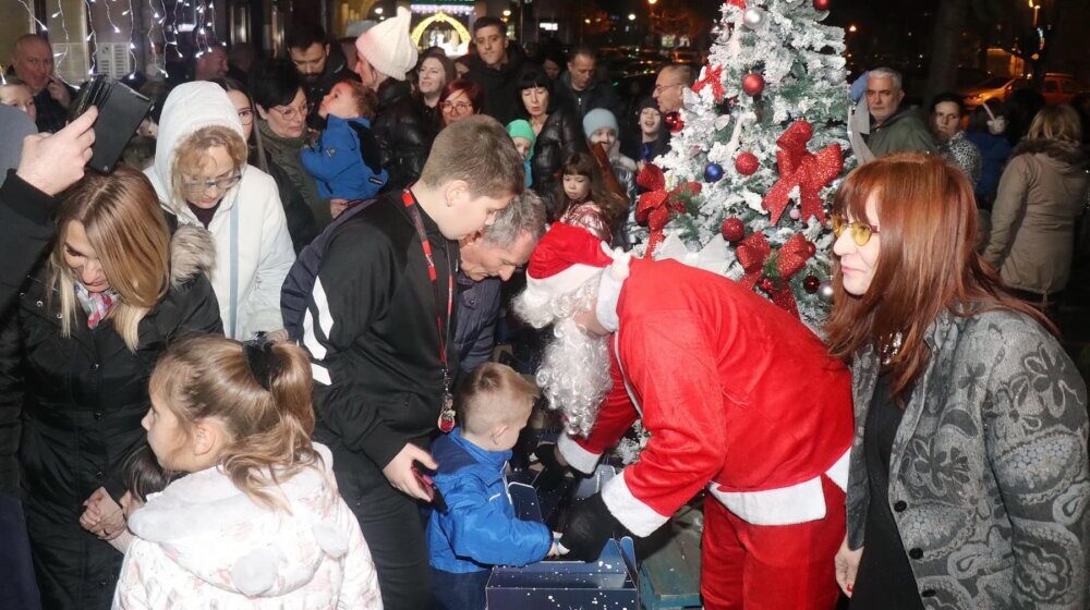 Da li je politika umešala prste u posao Deda Mraza u Šapcu 1