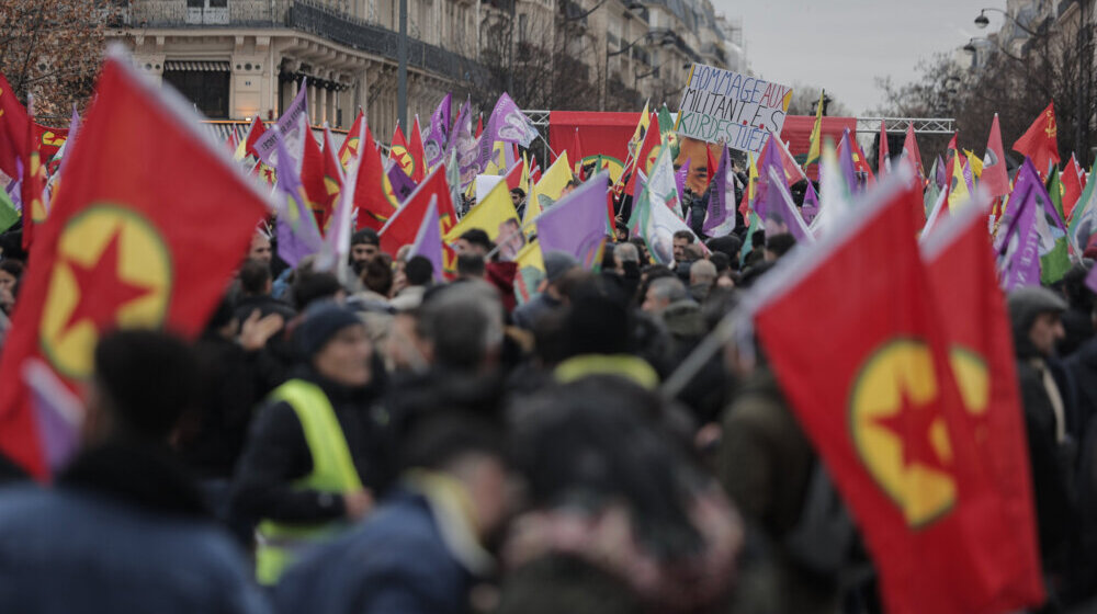 Produžen pritvor osumnjičenog za ubistvo Kurda u Parizu 1