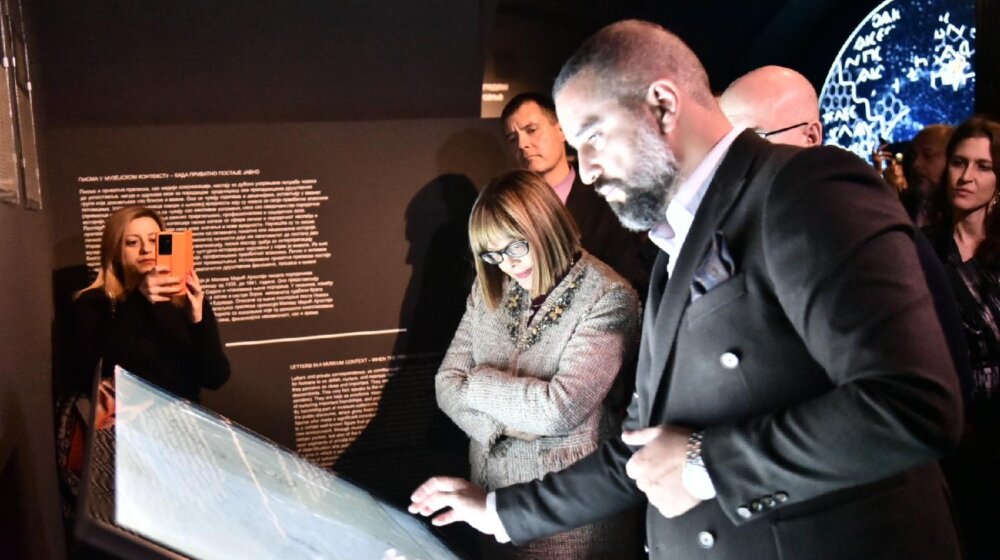 Otvorena izložba o naučnici Milevi Marić Ajnštajn "Mileva: Mi smo stena" 1