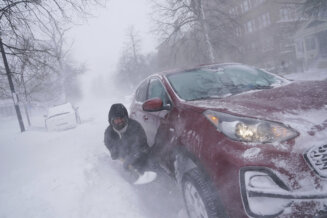(FOTO) U SAD Najmanje 18 osoba izgubilo život u snežnoj oluji 3