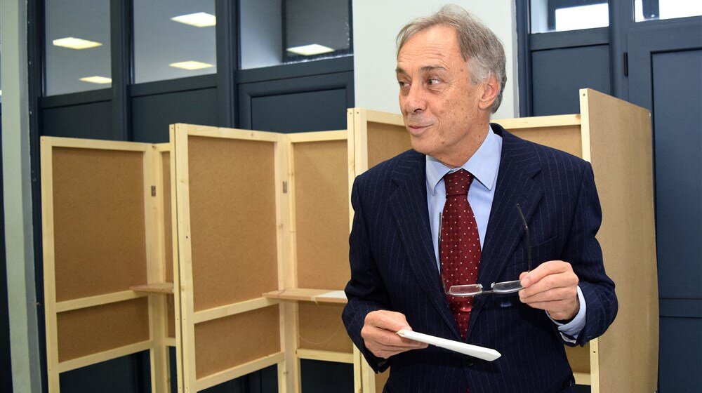 Đukanoviću dostavljen 41 potpis, traže da Lekić bude mandatar: "Postoje dva scenarija razvoja situacije" 1