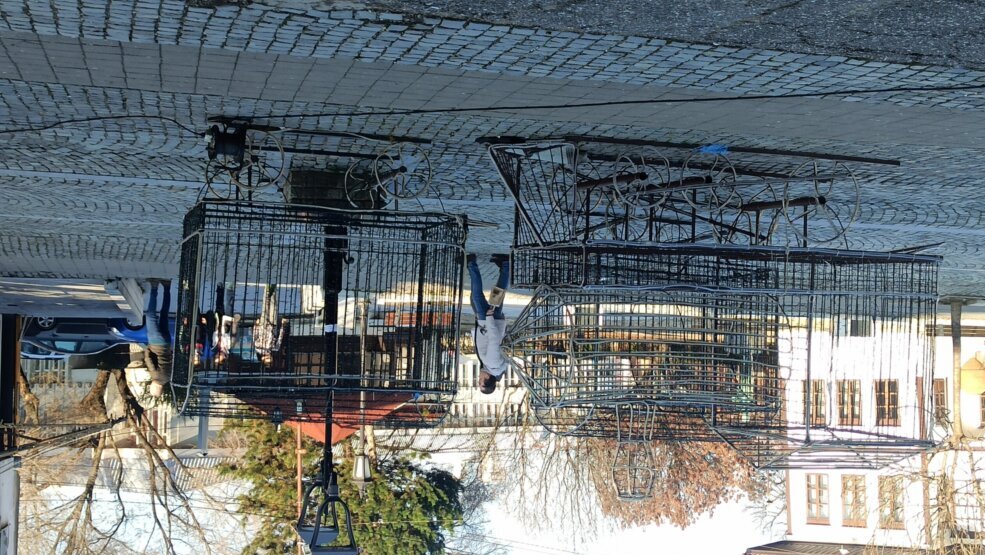 (FOTO) Novogodišnja rasveta u Vranju u skladu sa merama štednje Vlade 5 (FOTO) Novogodišnja rasveta u Vranju u skladu sa merama štednje Vlade 5