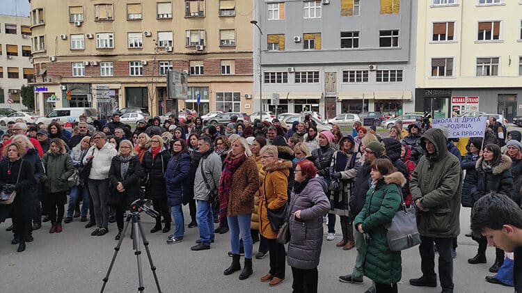 Protest prosvetara u Novom Sadu: Krajnje vreme da se zaustavi nasilje u školama 1
