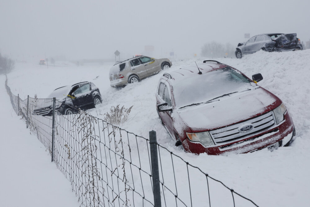 (FOTO) U SAD Najmanje 18 osoba izgubilo život u snežnoj oluji 2