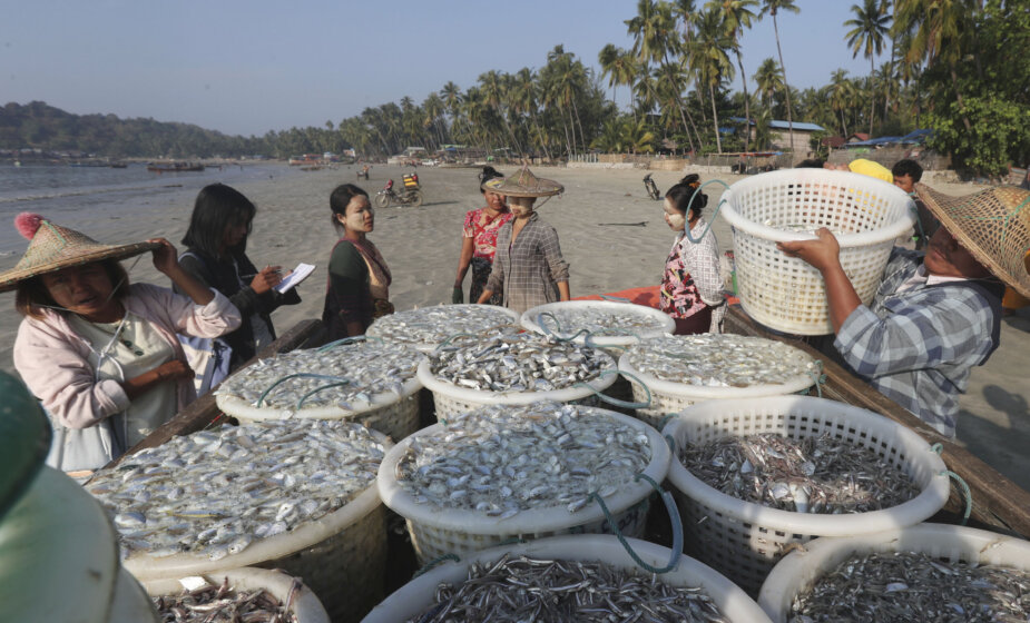 Vojna vlada u Mjanmaru delimično ukinula policijski čas u novogodišnjoj noći 1