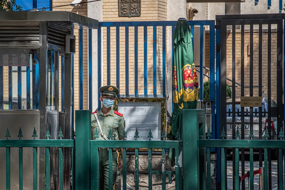 CNN: Kina uspostavila više od 100 policijskih stanica za nadzor širom sveta uz pomoć nekih zemalja domaćina, među njima i Srbija 3 CNN: Kina uspostavila više od 100 policijskih stanica za nadzor širom sveta uz pomoć nekih zemalja domaćina, među njima i Srbija 3