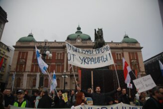 Završen protest Ruskog demokratskog društva, policija nije dala da priđu ambasadi Rusije (FOTO) 5