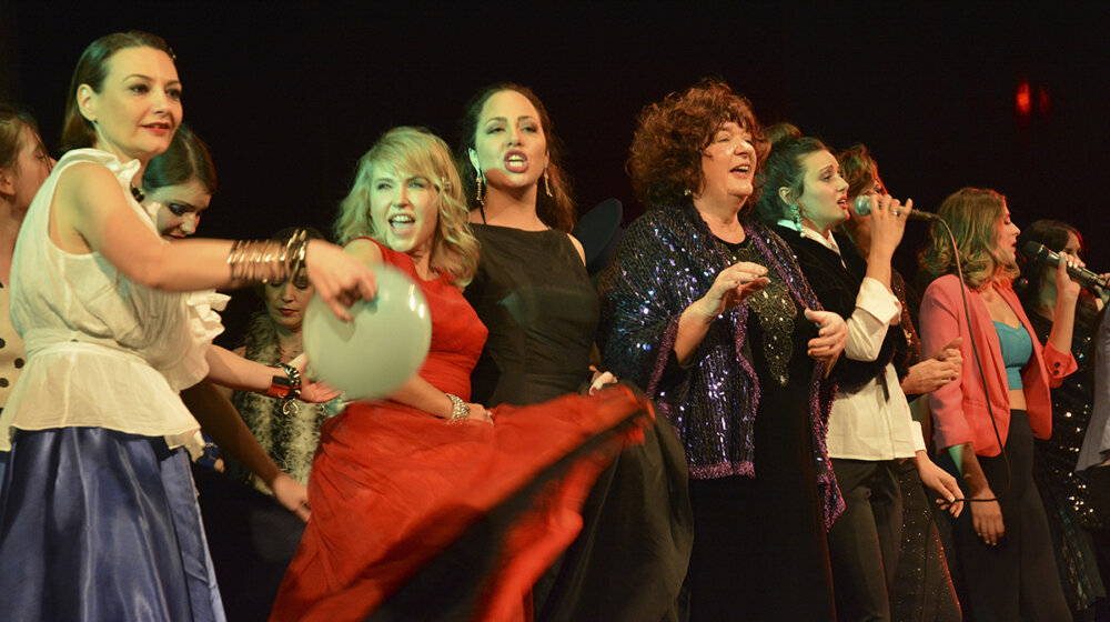 Kultni mjuzikl Ateljea 212: "Brod plovi za Beograd" večeras kreće 100. put 1