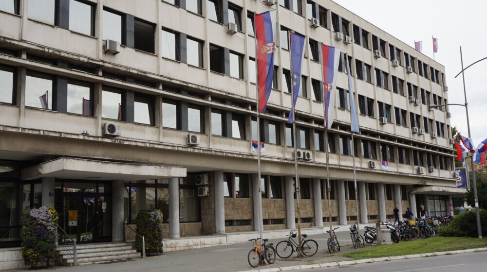 Završena sednica novosadskog parlamenta: Liga ponovo u opoziciji, naprednjaci i socijalisti popunili njihove funkcije 1