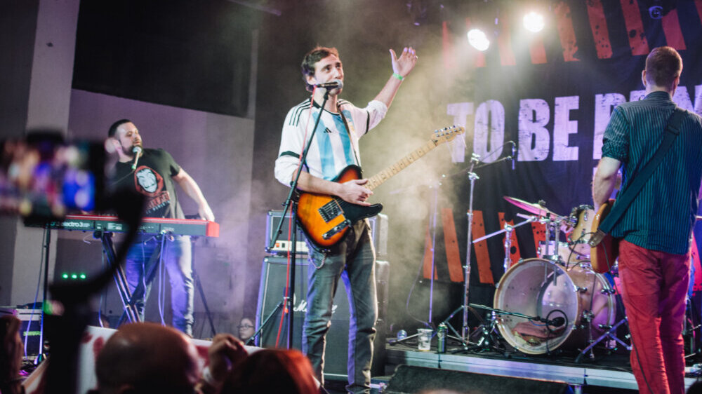 Reči su jednostavne, muzika je pitka i nema laži: Jovan Živanović, frontmen novosadskog benda „Neuspeh“ 2 Reči su jednostavne, muzika je pitka i nema laži: Jovan Živanović, frontmen novosadskog benda „Neuspeh“ 2