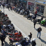 "Deci nije bitno koju čokoladu dobiju": Bajkeri iz Vranja dele novogodišnje paketiće mališanima iz socijalno ugroženih porodica 9