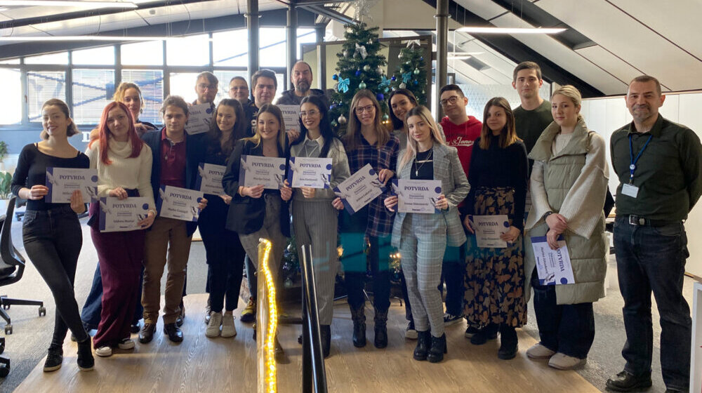 Dodeljene diplome polaznicima druge generacije Danasove škole novinarstva (VIDEO) 1