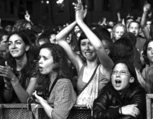 (FOTO) Bez selfija, mobilnih i maski - trenuci zaustavljeni u vremenu na fotografijama Dragana Teodorovića Zeka 5