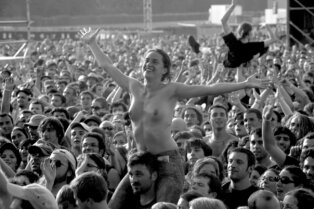 (FOTO) Bez selfija, mobilnih i maski - trenuci zaustavljeni u vremenu na fotografijama Dragana Teodorovića Zeka 12