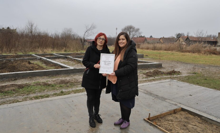 Umesto kupovine poklona doniran novac udruženju "Svoj Svet" 1