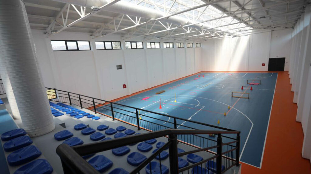 Da li će sportska sala u školi u Sevojnu konačno dobiti opremu za fizičko vaspitanje 1