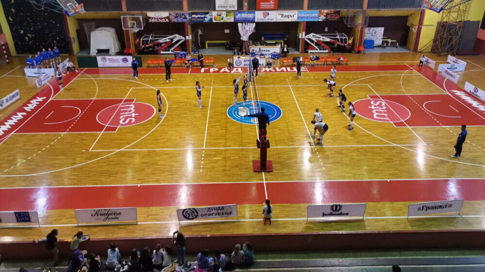 Pobeda odbojkašica Jedinstva i poraz košarkaša Slobode 1