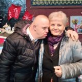 "Sunce kao izvor života" u slikama Borisa Hrnjaka, subotičkog umetnika sa Daunovim sindromom 1