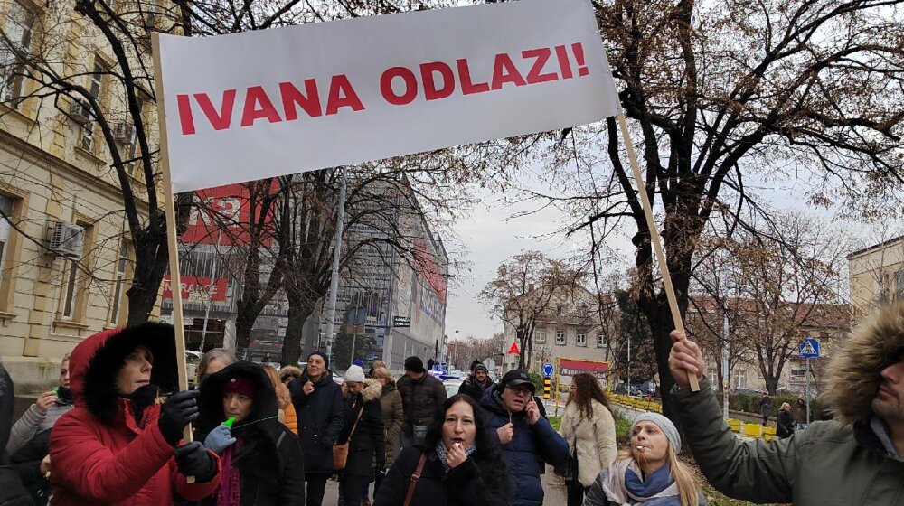Grupa zaposlenih klinike "Laza Lazarević" održala protestnu šetnju, traže smenu direktorke 1