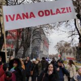 Grupa zaposlenih klinike "Laza Lazarević" održala protestnu šetnju, traže smenu direktorke 12