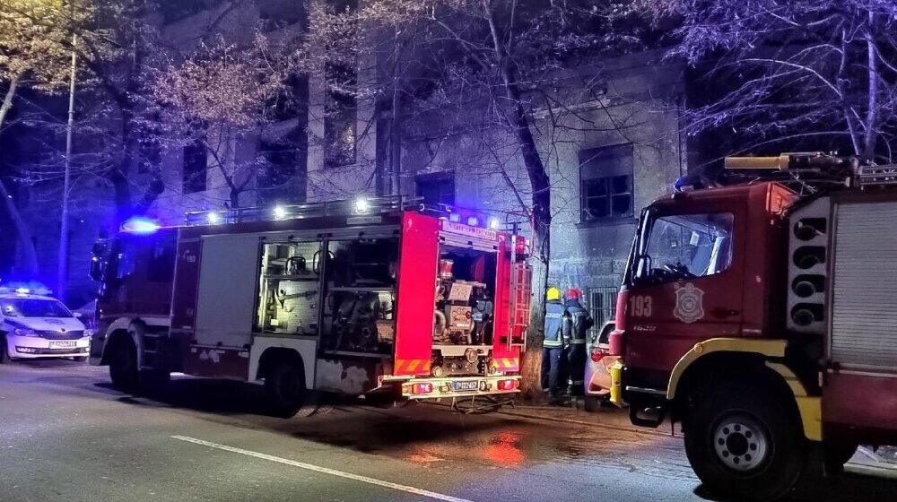 U Francuskoj ulici u Beogradu izbio požar u napuštenoj jednospratnoj kući, dogašavanje u toku 1