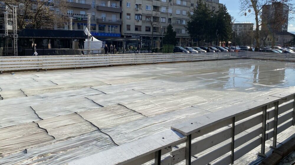 Otvaranje klizališta u Kragujevcu drugi put odloženo, građani pitaju može li nešto u gradu da se završi na vreme 1