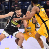 Papapetru: Porazi su uticali na nas, sve radimo da obradujemo navijače 5